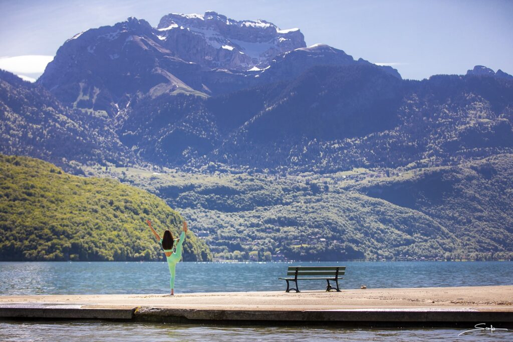 yoga -With-Charlene autour du lac d'annecy