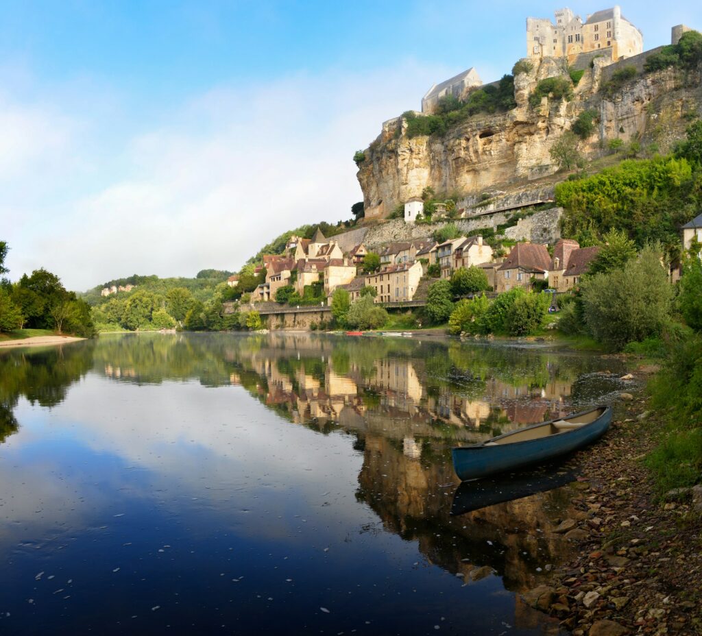 Beynac-et-Cazenac village along Dordogne river